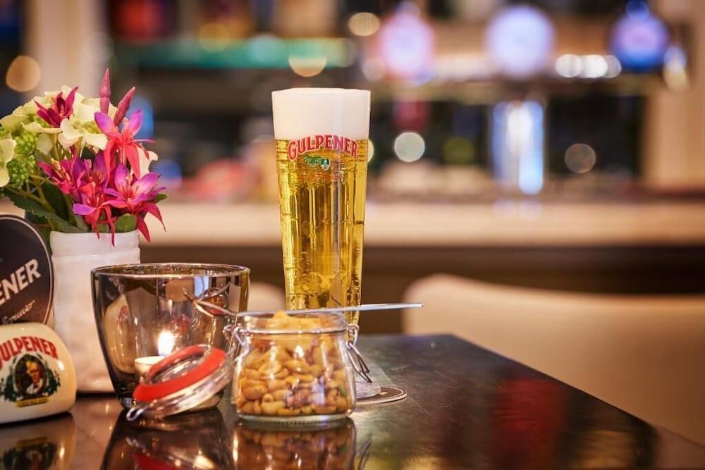 希尔弗瑟姆媒体园区郁金香酒店 希佛萨姆 外观 照片